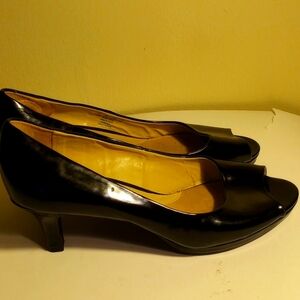 9 and 1/2 open toe heel black neutralizer